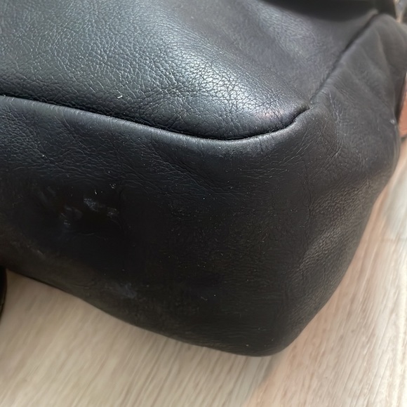 I Magnin Vintage Made in Italy Beautiful Black Leather Bag also Crossbody - Picture 5 of 16
